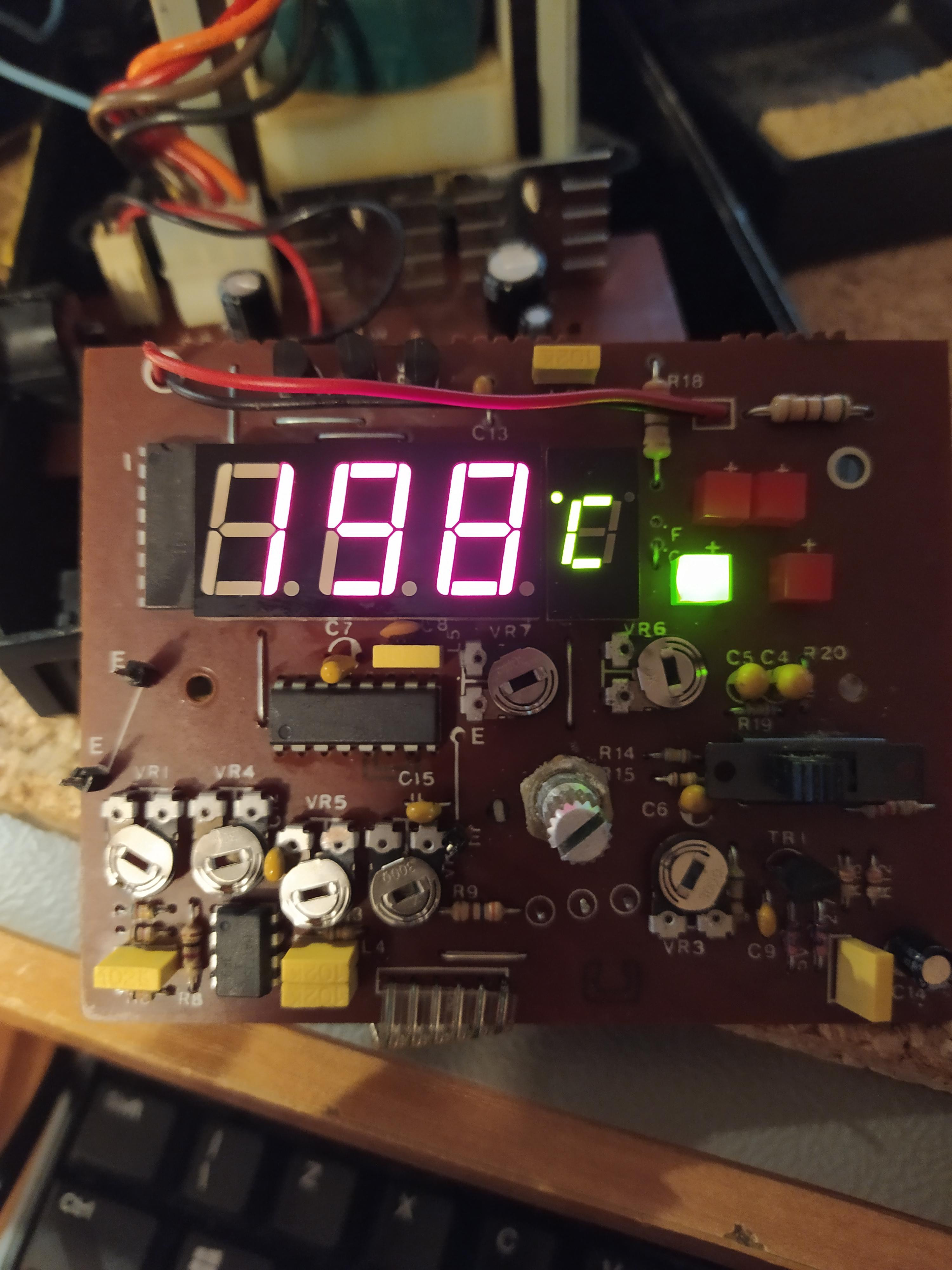 SL-30 Solomon: Słabo grzeje - za niska temperatura grota i na wyświetlaczu