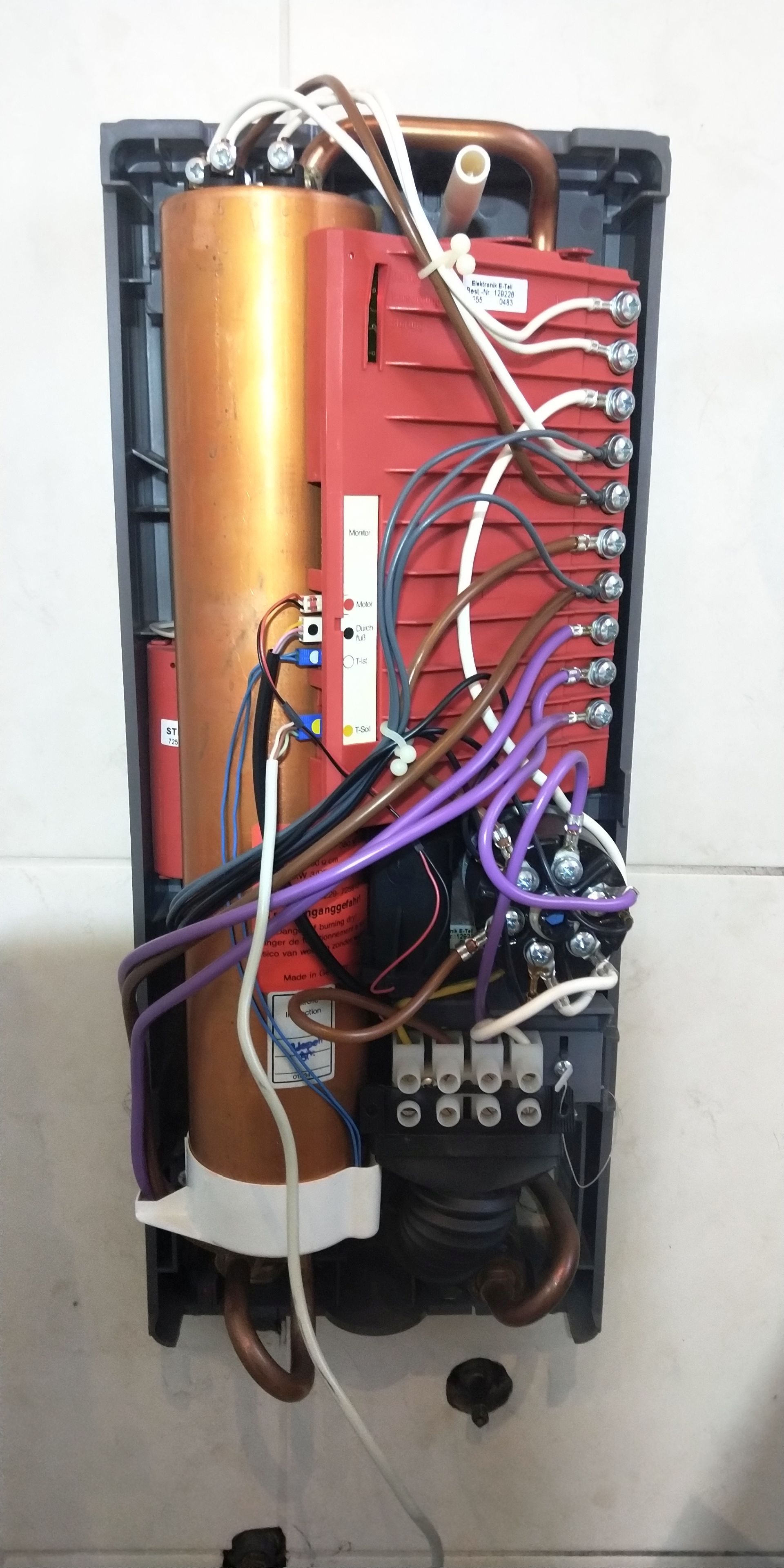 Przepływowy ogrzewacz Stiebel Eltron DHE 21- nie włącza się, miga ...