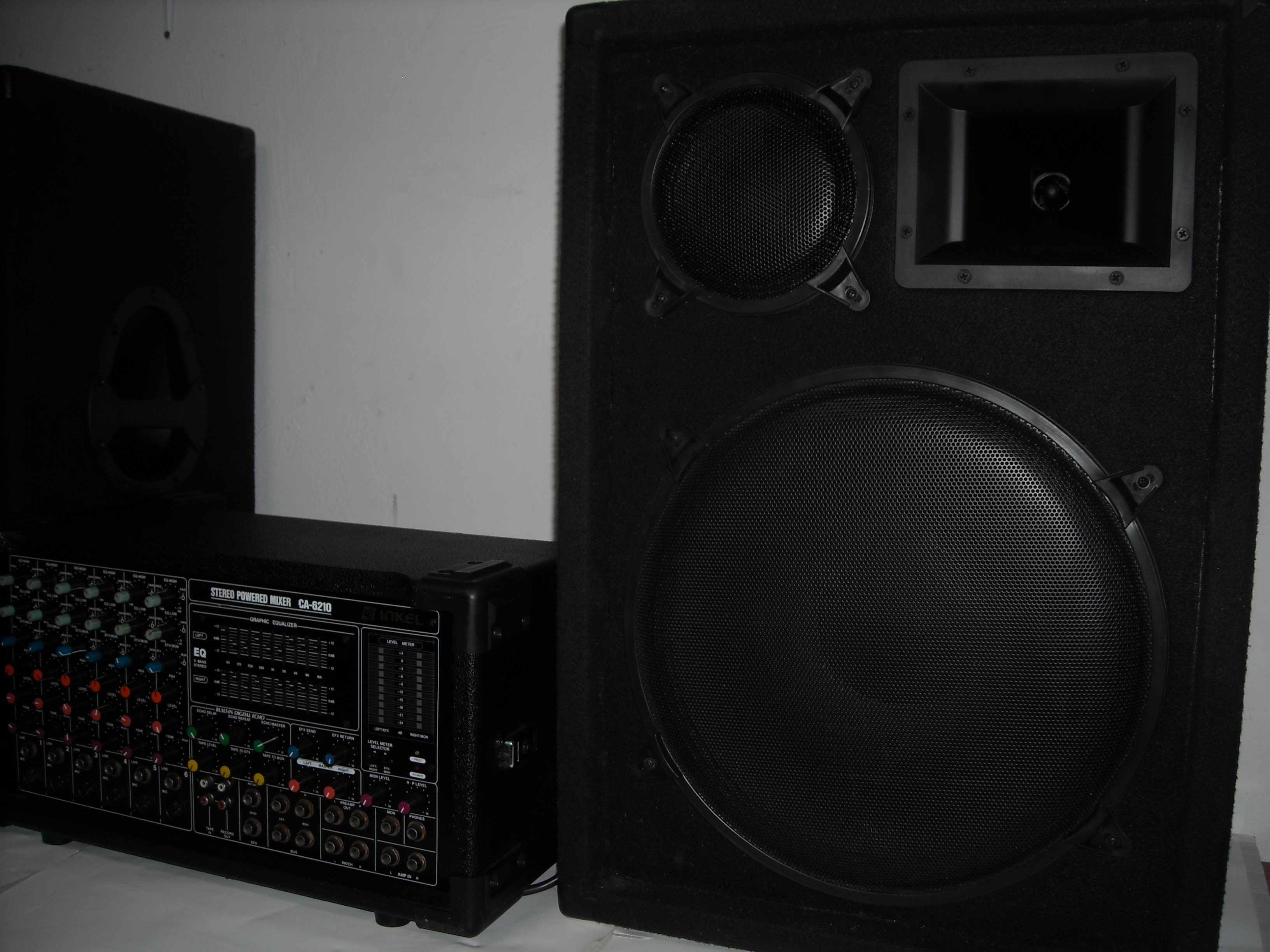 [Sprzedam] Zestaw nagłaśniającypower mixer + dwie kolumny trójdrożne