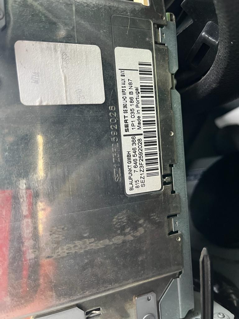 Błąd wpisania kodu i napis 'Safe' 60 min w radiu Seat Leon 2