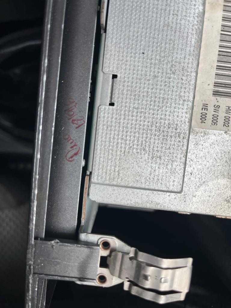 Błąd wpisania kodu i napis 'Safe' 60 min w radiu Seat Leon 2