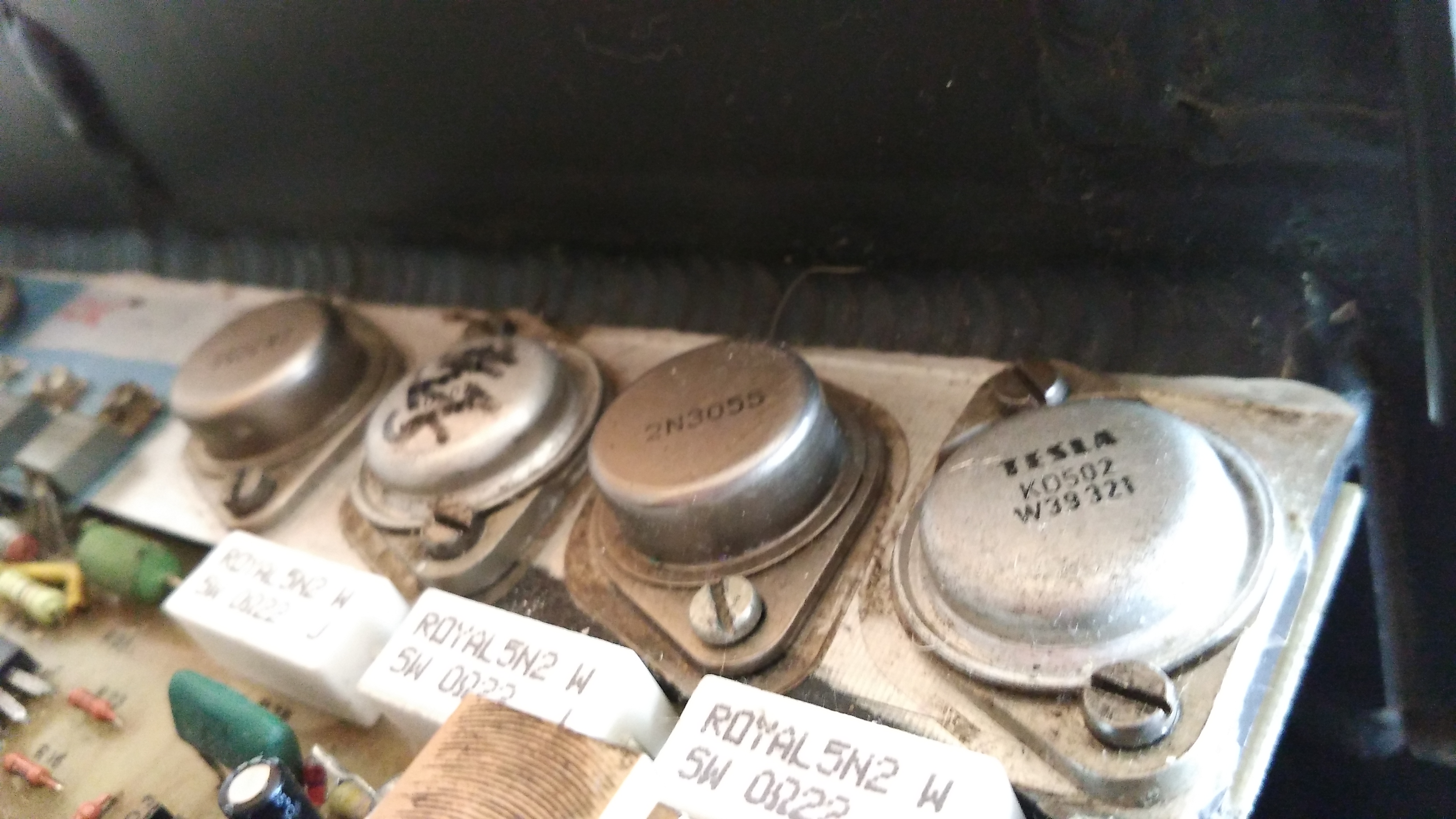 Schemat i moc wzmacniacza na tranzystorach KD503/KD502/2N3055 ...