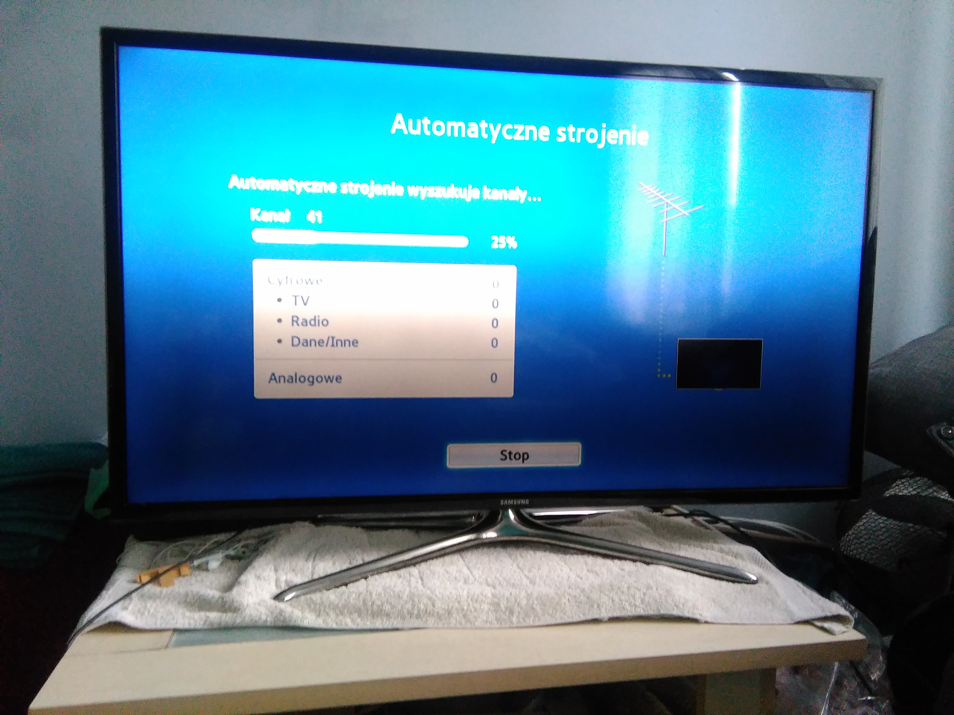 Przyciemniony ekran UE40F6400 - elektroda.pl