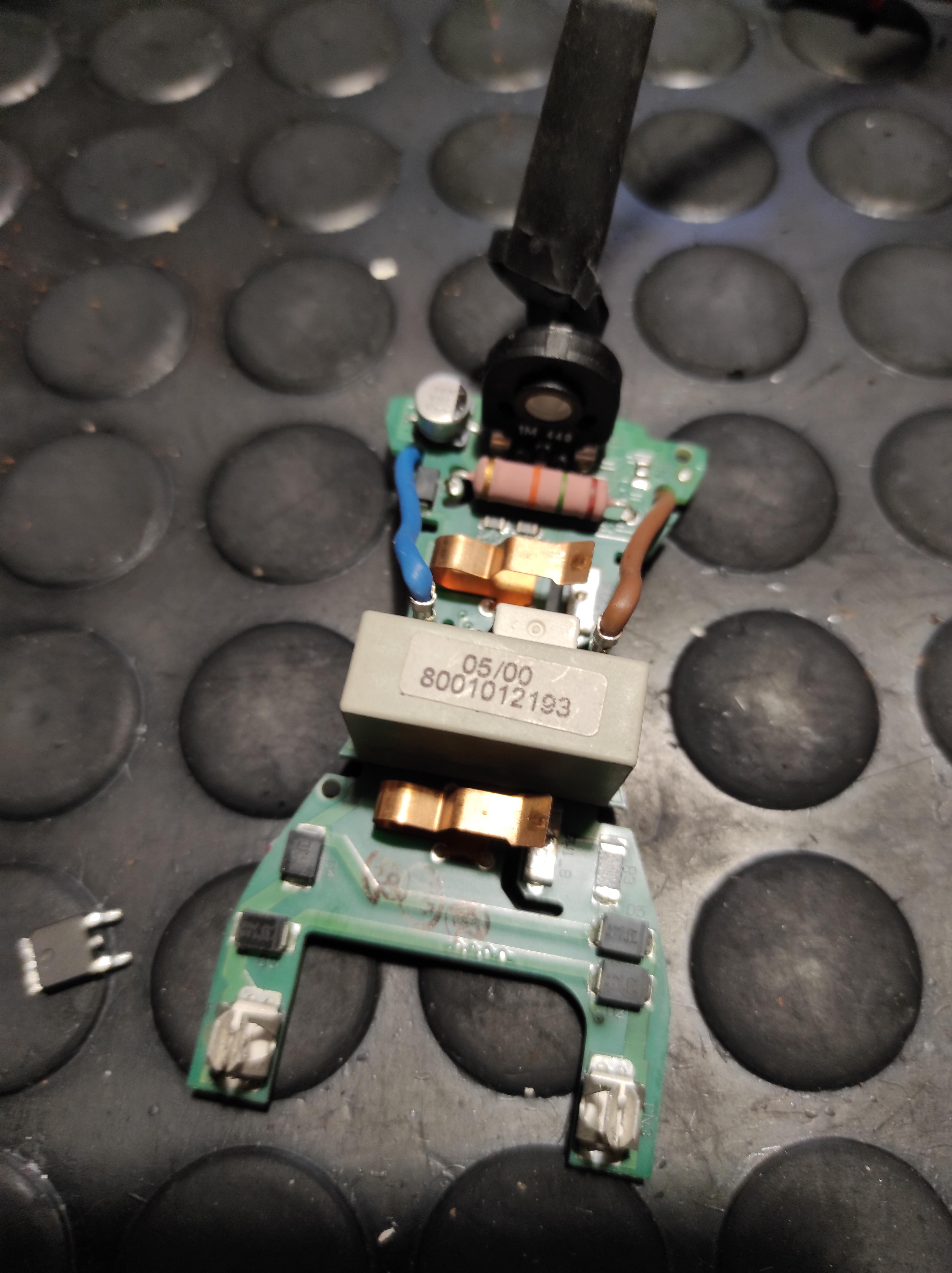 Blender Bosch CNHR32c naprawa, wymiana rezystora, diod, triaka i