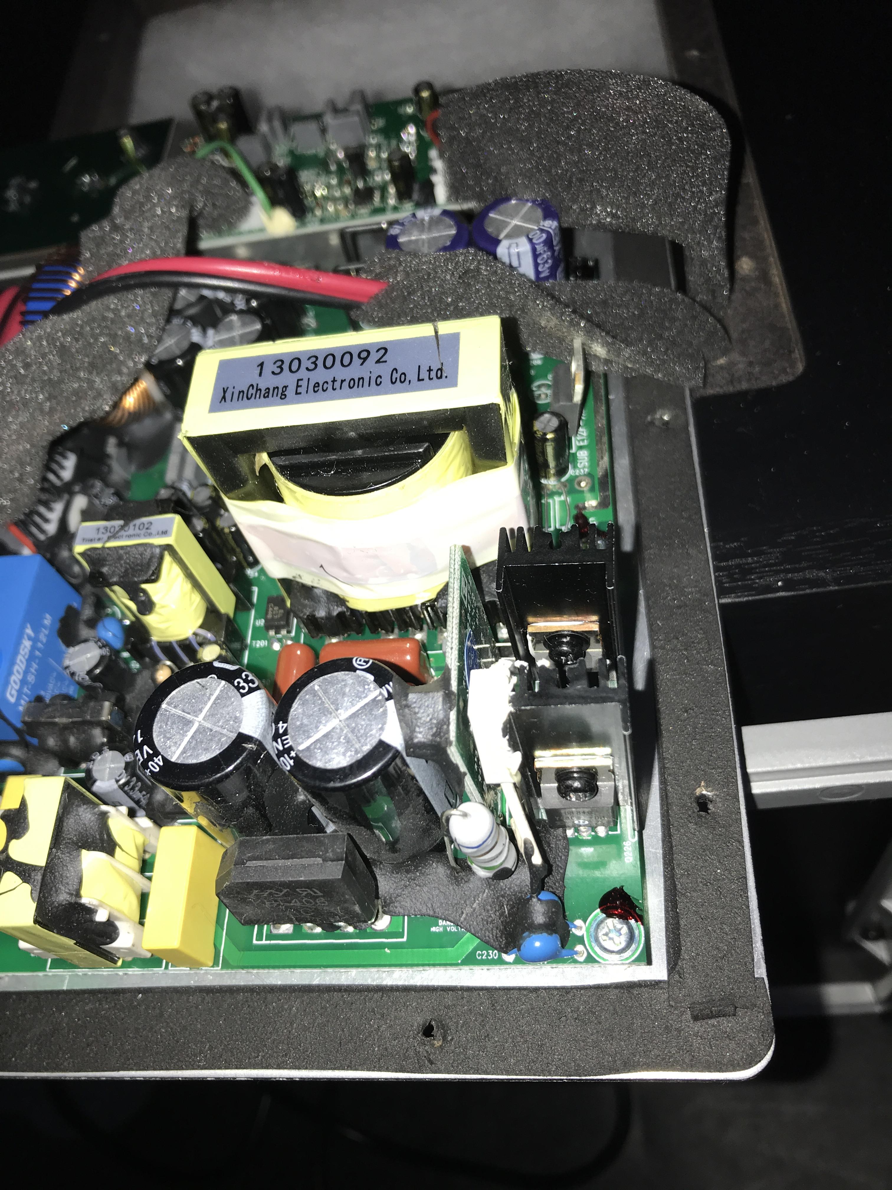 [Rozwiązano] Subwoofer Dali E12F 170W przestaje grać po chwili