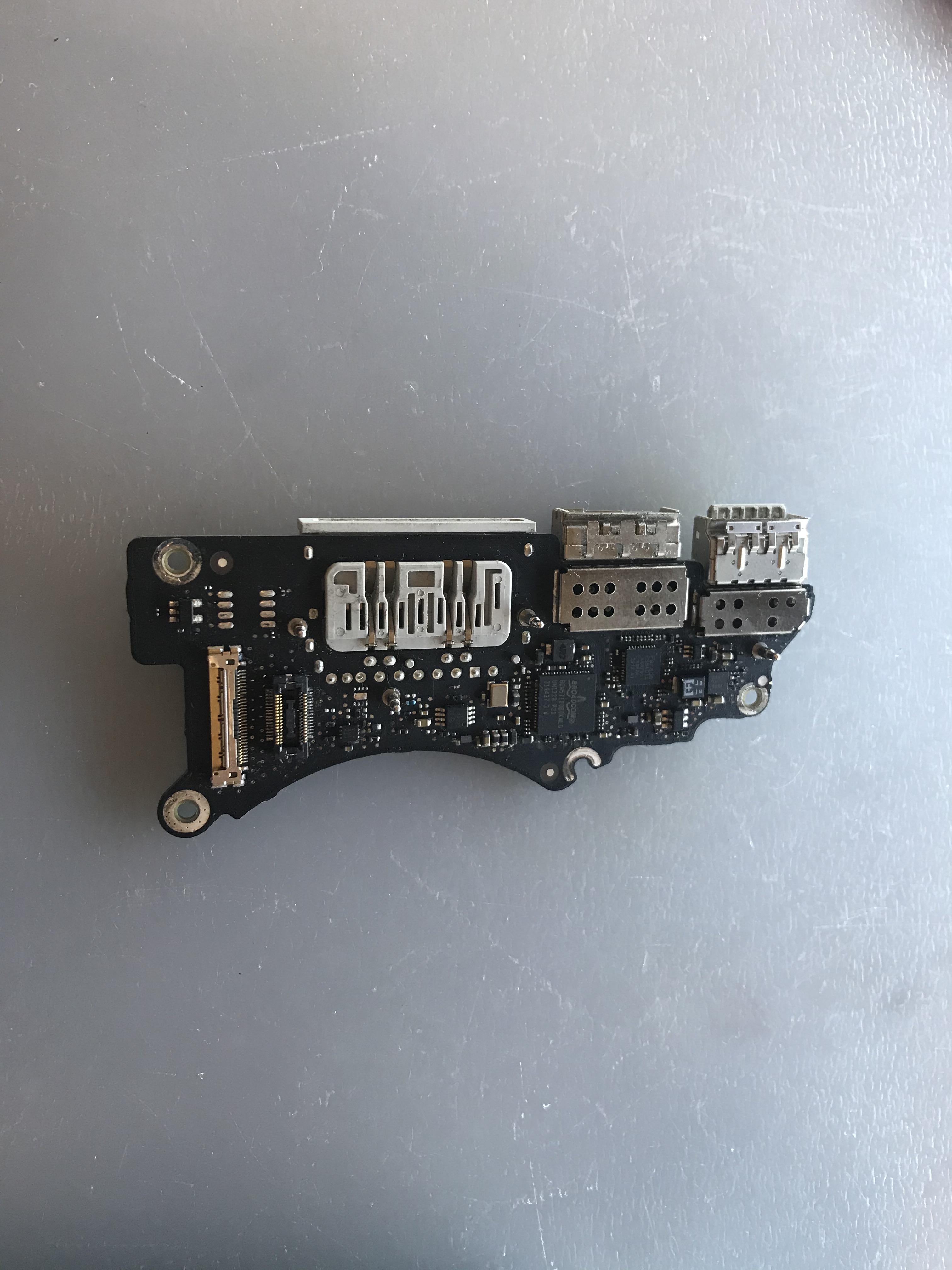 Connecteur D'alimentation DC + Câble Pour MacBook Pro A1398 15″ (EMC 2512) – Occasion