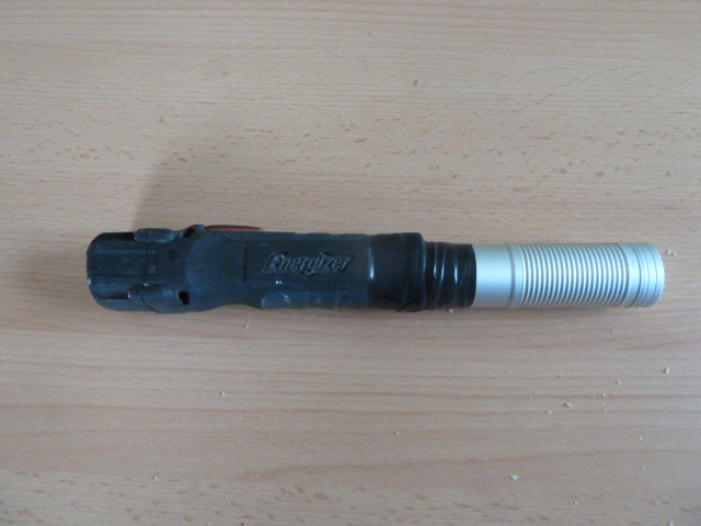 Uszkodzona latarka LED Energizer (układ SMD) - elektroda.pl