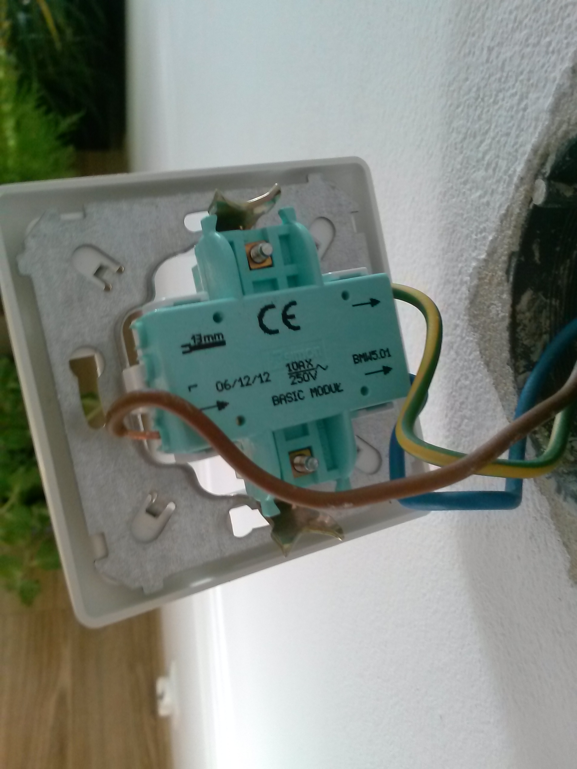 Podłączenie żyrandola na 6 żarówek i podwójny włącznik