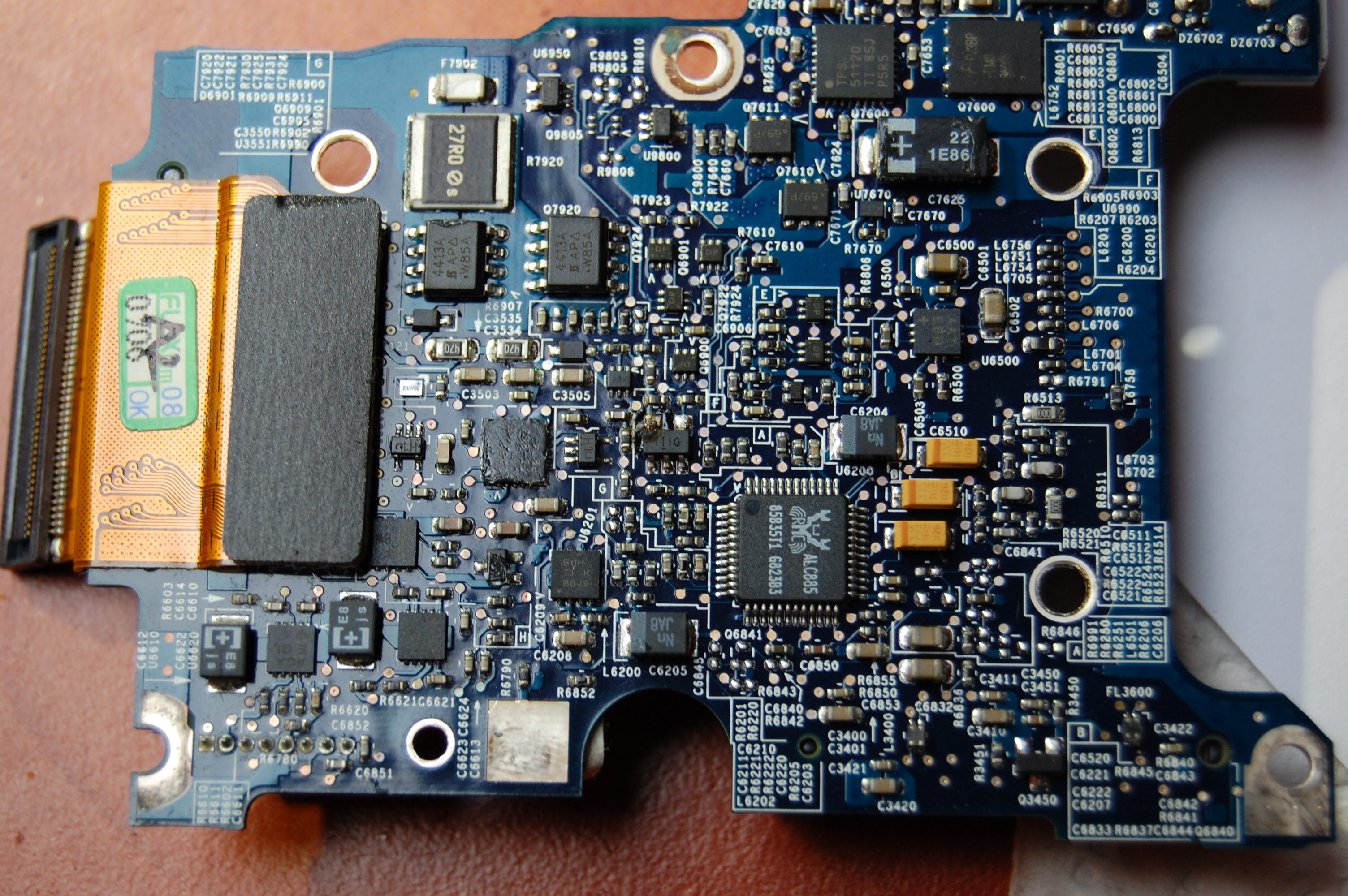 MACBOOK PRO A1260 A1226 Nie ładuje - elektroda.pl