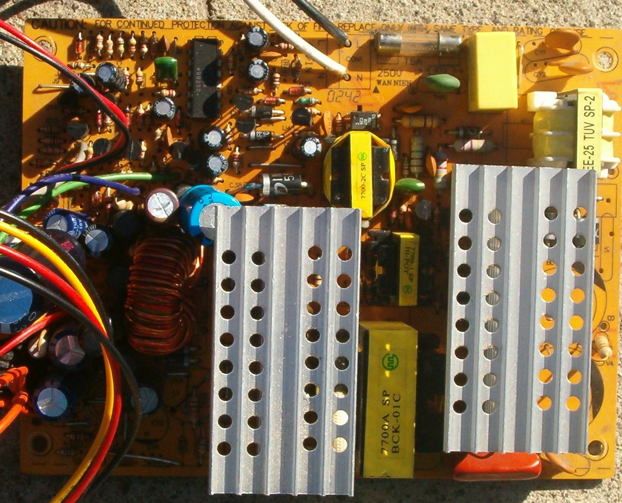 XPower MAV-300W P4 - 18,5 V na linii 12V pod obciążeniem.