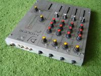 DIY mikser stereo z czterema kanałami.