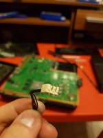 [PS4] Uszkodzone złącze zasilacza - jak naprawić druciki?