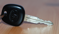 Toyota Yaris I - Difficulty Turning Key in Ignition: Worn Key or Ignition Issue?
