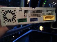 Jak podłączyć fabryczne DVD w Citroen C4 Picasso? Schemat i lokalizacja kabli