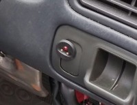 Jak odłączyć alarm GT409-12V w Toyocie Corolli 99r E-11?