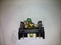 Przełącznik szyb elektrycznych Passat B4 1995 - 8 pinów zamiast 6, jak podłączyć?