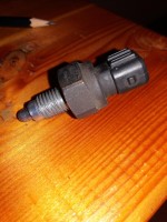 Locating a Female Plug for VW Golf IV 1.9 AGR Reversing Light Sensor