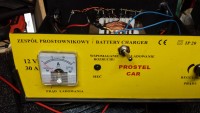 Prostownik Prostel Car 12V 30A nie ładuje po naprawie wskaźnika - co sprawdzić?