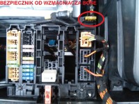 Porsche Panamera 2011r - gdzie jest bezpiecznik od wzmacniacza bose?