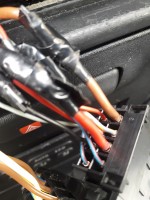 Jak podłączyć przewód dimmera do radia LG LAC w Oplu Zafira?