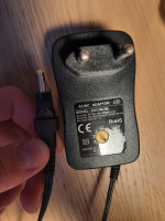 Konsola PSP3004 - brak reakcji na zasilanie, brak baterii, używanie zasilacza regulowanego