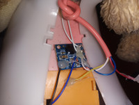 Naprawa elektronicznego psa: Gdzie podłączyć oderwane kabelki? Zastąpienie styków baterii