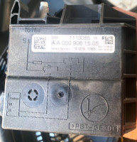 Mercedes E w213 2017r - Co to za element na klemie plusowej, nie kręci rozruszni