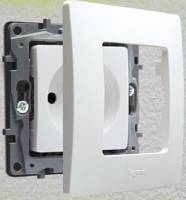 Disassembly Guide: Snap-In Socket Latches, Safe Removal Techniques & Pictures Included