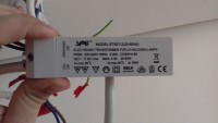 LED w miejsce halogenów - efekt: ściemnianie i mruganie lub ciemność.