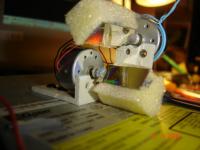 Projektor laserowy DIY – modyfikacje: minigłośnik do odchyleń, lekkie lustro, silnik