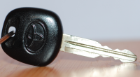 Toyota Yaris I - Difficulty Turning Key in Ignition: Worn Key or Ignition Issue?