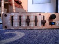 Wzmacniacz - jak go podłączyć? Załączone zdjęcia.