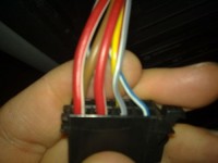 Golf MK4: Jak podłączyć kable czerwono-biały, niebiesko-biały, szaro-biały do radia MCD?