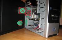 Montowanie wentylatorów w obudowie.