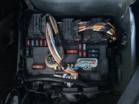 Peugeot 207 2010 - Szukam schematu złącz BSM do podłączenia świateł LED