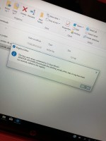 HP Laptop: Tiles Issue & Desktop Preference - Help Needed, User 'Ala' Struggles with Tiles
