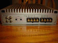 Sony XM-4040 - Czy rozdzielacz chinch wpłynie na jakość dźwięku przy 2 tubach?