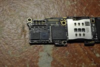 Iphone 5s does not turn on, the black screen vibrates under the charger