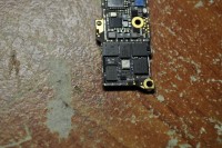 Iphone 5s does not turn on, the black screen vibrates under the charger
