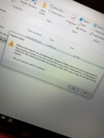 HP Laptop: Tiles Issue & Desktop Preference - Help Needed, User 'Ala' Struggles with Tiles