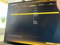 Radeon 7600 na Gigabyte B560M DS3H V2 - komputer uruchamia się po wyłączeniu
