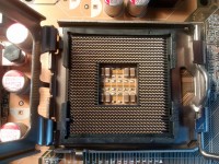 Asus P5K - Wygięte piny po zbyt mocnym przymocowaniu chłodzenia CPU.