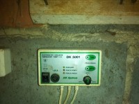 How do I change the temperature control range of the central heating pump controller? ?