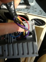 Funkcja białej kostki USB Power w radiu Vordon HT 869BT?