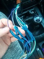 Radio 7012B 2 DIN w Passat B5 nie działa - brak dźwięku, co robić?