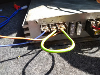 Saab 93 2008r - Protect na radiu po podłączeniu wzmacniacza i tuby