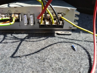 Saab 93 2008r - Protect na radiu po podłączeniu wzmacniacza i tuby