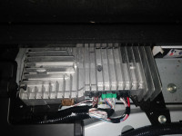 Jak podłączyć subwoofer do wzmacniacza w Mazda cx7 (2.2 diesel)?