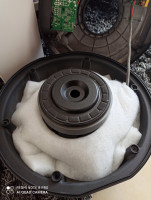 Wzmacniacz JBL klasa D - moc RMS przy 2 ohm i konstrukcja głośnika