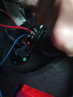 Podłączenie wzmacniacza i bezpiecznika bezpośrednio do akumulatora i włącznika